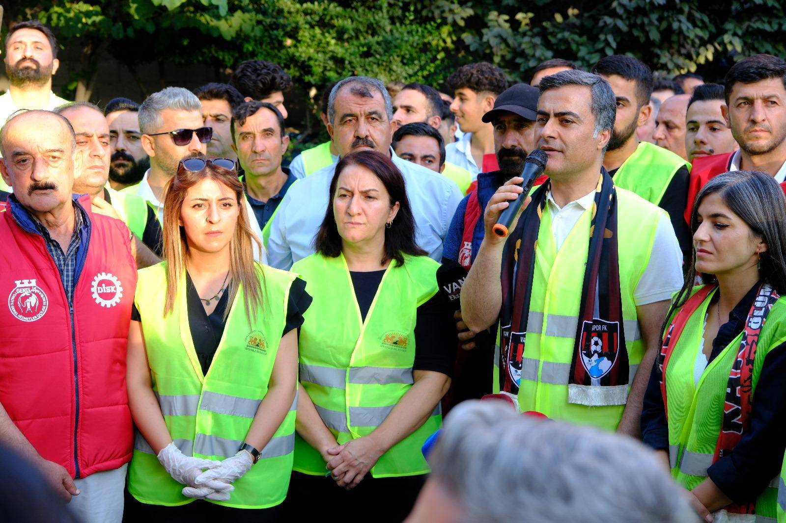 Temiz bir kent için hep birlikte kolları sıvadık